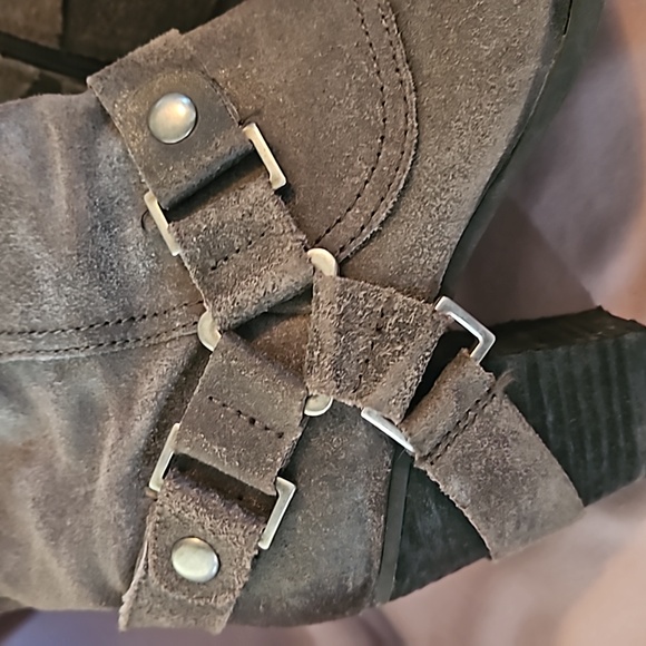 Fergie Rocker Boots - Gray Suede - Size 8 - Picture 4 of 4